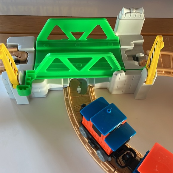 VTG 1992 Fisher Price Flip Track Rail & Road - Picture 4 of 16